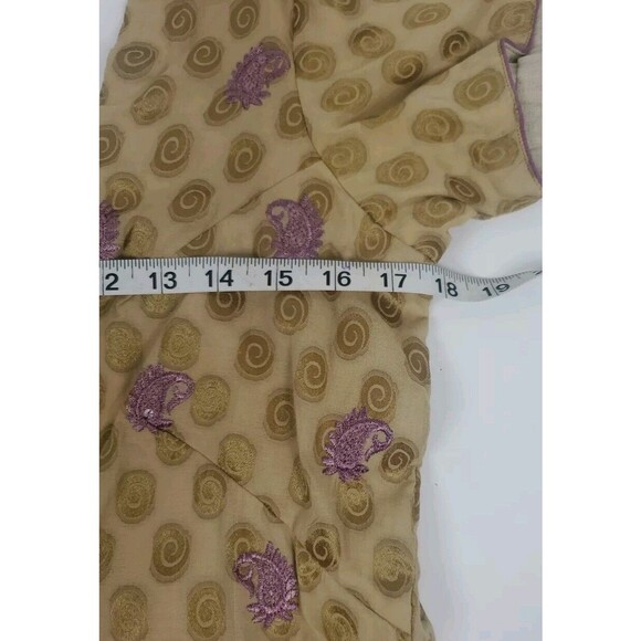 Handmade elegant beige kurta w/ intricate Purple embroidery purple Medium Class - Picture 4 of 6